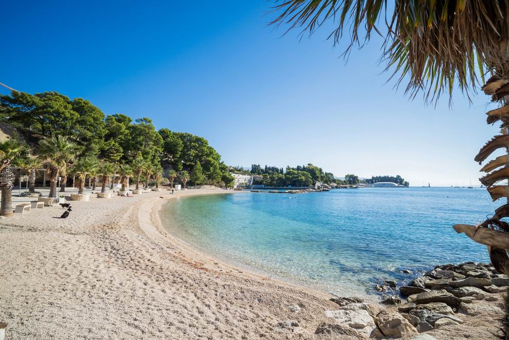 split kasjuni beach